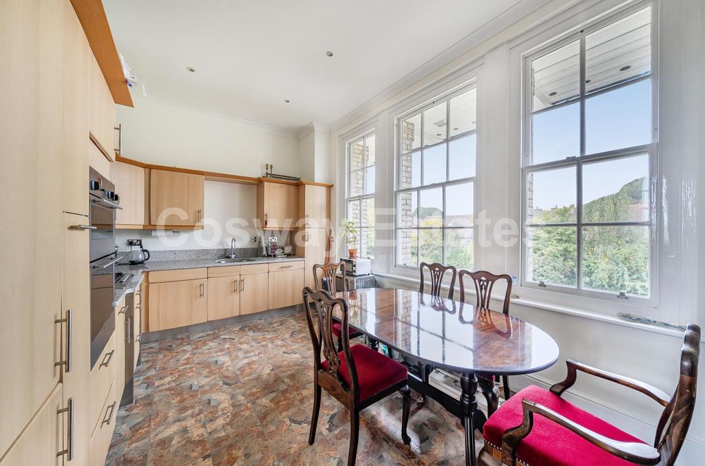 Property photo 3 of 18 Caf275B1-c048-4710-A9dc-75Dabf7Fdb16.Jpg