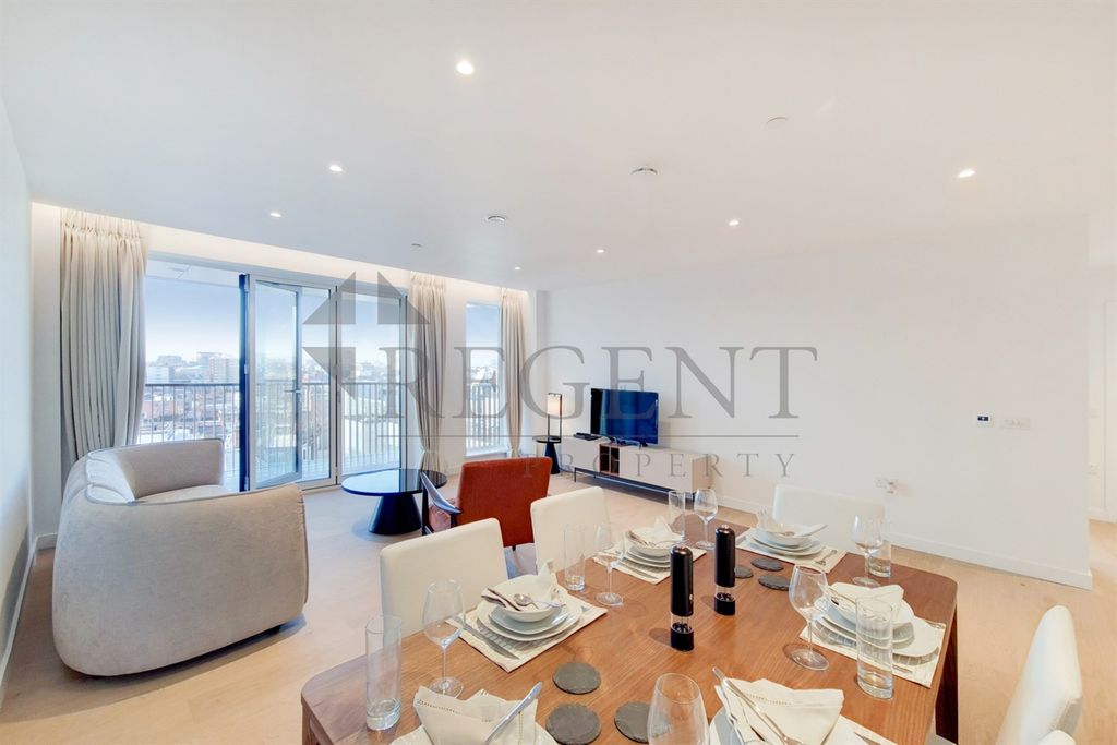 Property photo 1 of 17 Reception