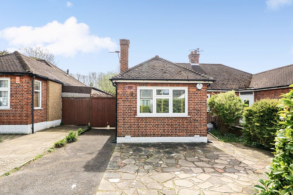 Property photo 1 of 18 1442546-2-69d8F69...
