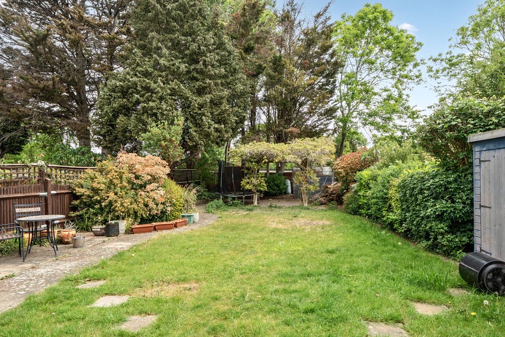 Property photo 3 of 24 Garden