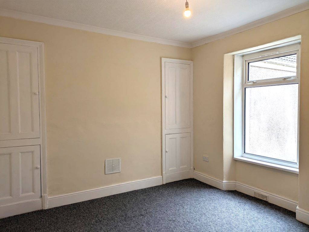 Property photo 3 of 9 Living Room