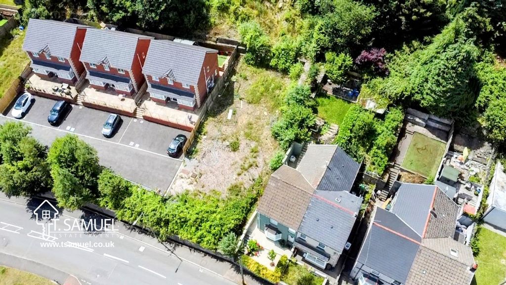 Property photo 3 of 8 Dji_Fly_20250702_124725_0_1751456845460_Photo_Low_Quality~2