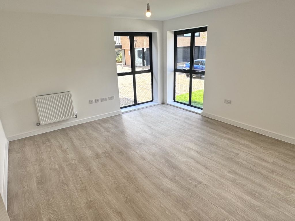 Property photo 3 of 13 Img_1332