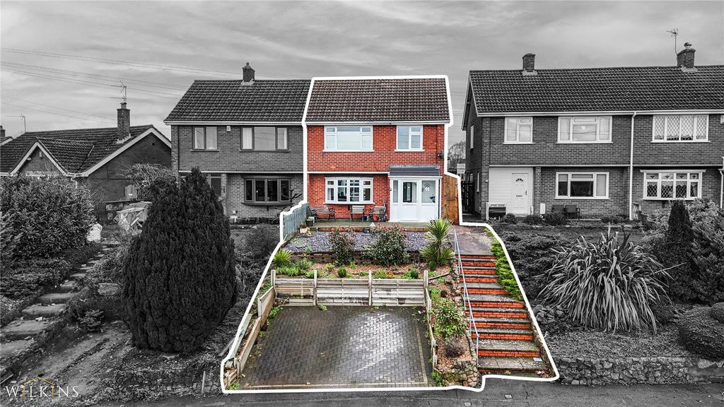 Property photo 1 of 36 Picture No. 04