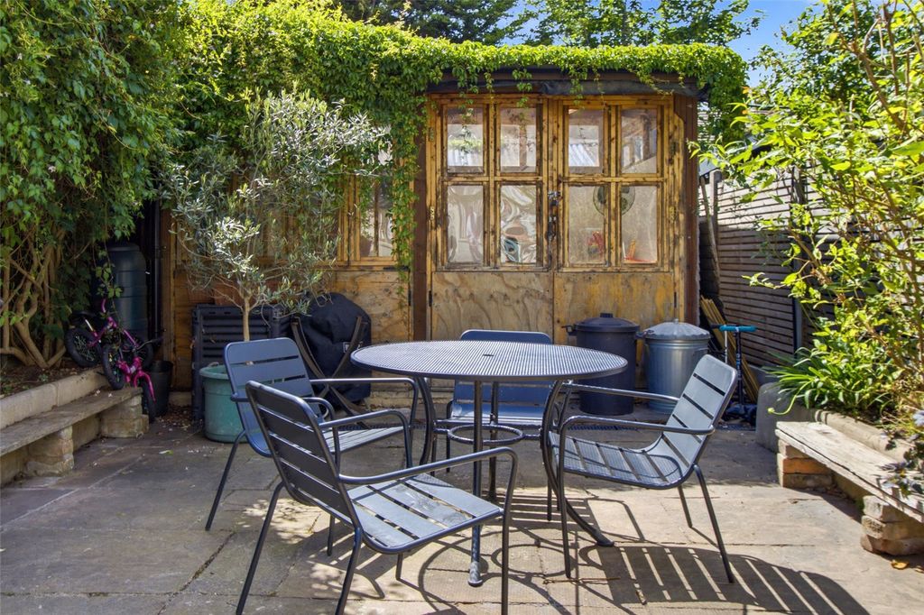 Property photo 2 of 26 Picture No. 19