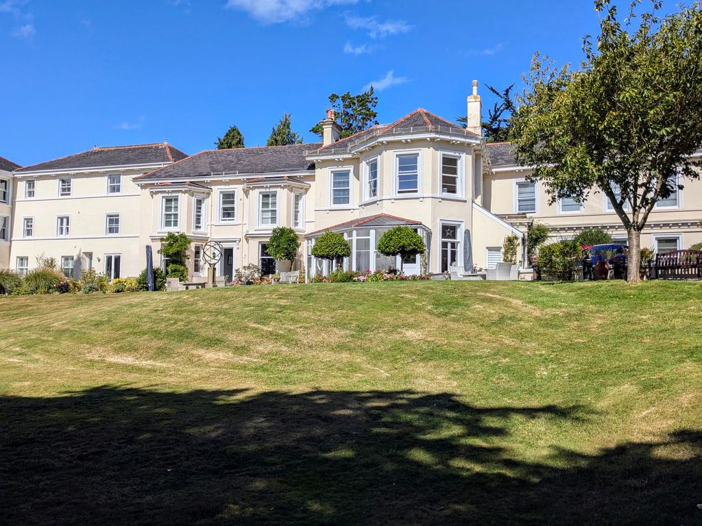 Property photo 1 of 21