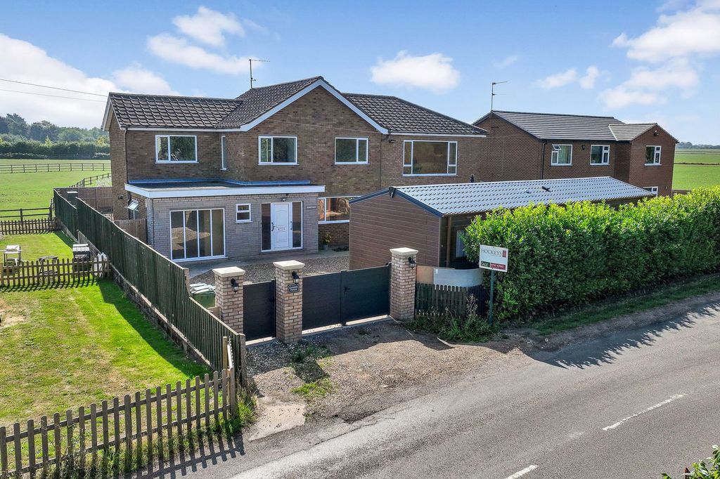 Property photo 1 of 37