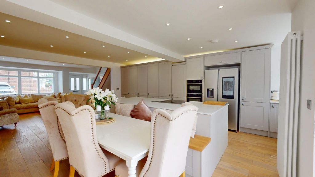 Property photo 1 of 44 4248213