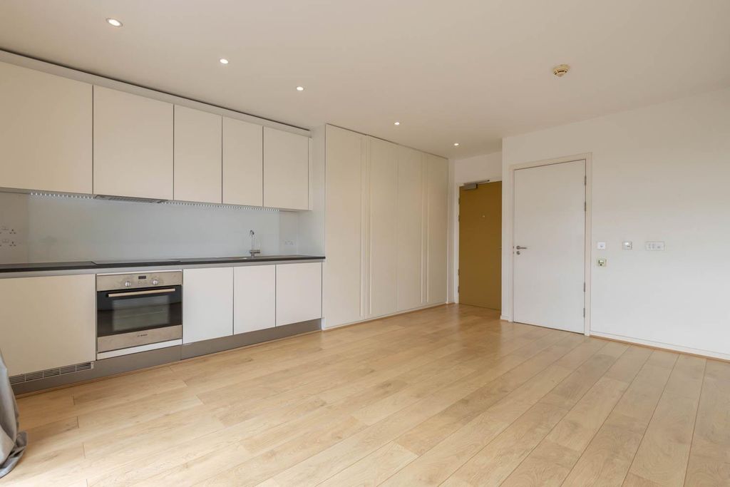 Property photo 3 of 9 Living Area