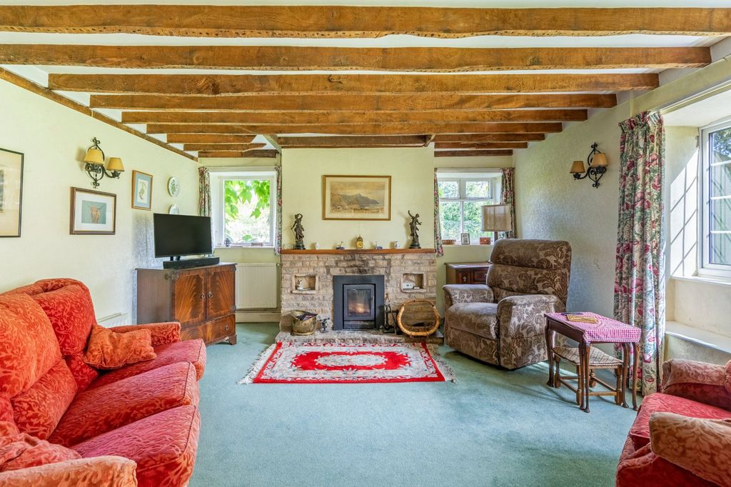Property photo 3 of 14 Snug