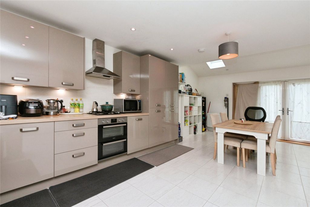 Property photo 3 of 23 Picture No. 40