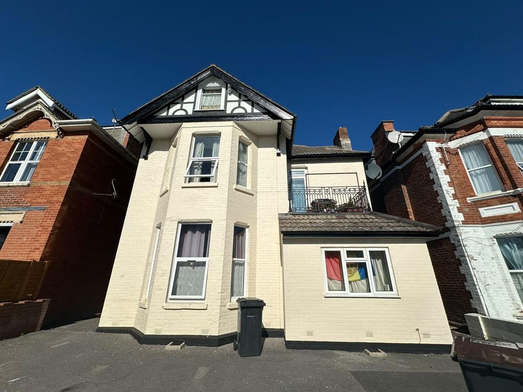 Property photo 1 of 10 Cecil - External