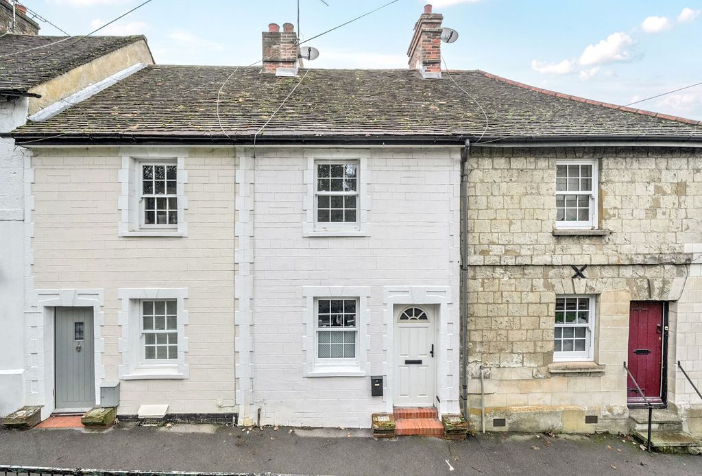 Property photo 1 of 10 1387447-20-693c09...