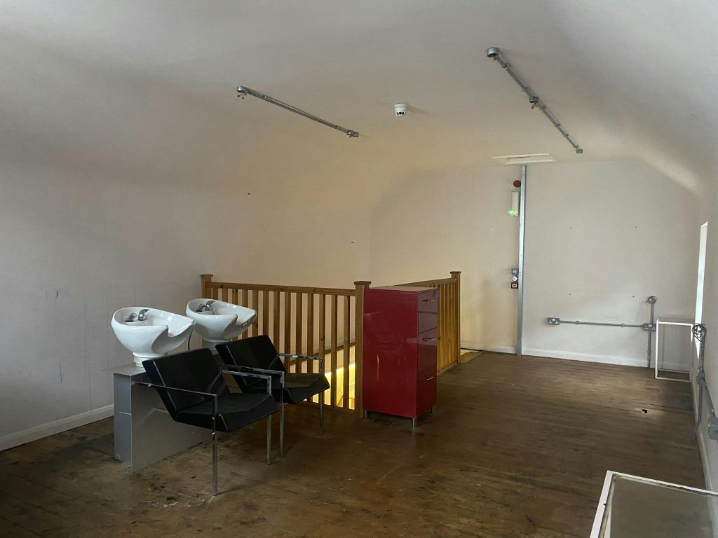 Property photo 3 of 7 4.Jpeg