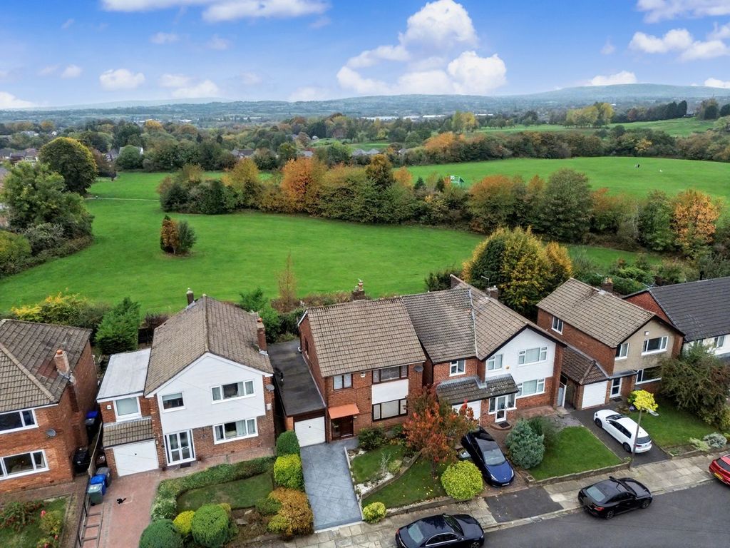 Property photo 1 of 32