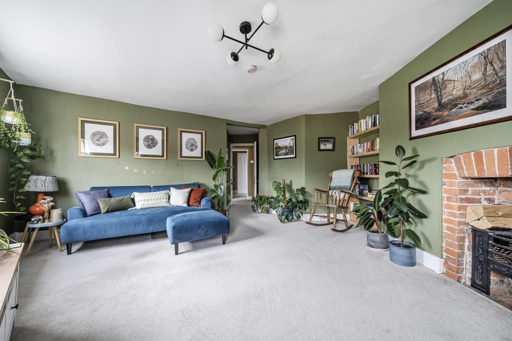 Property photo 2 of 19 Living Room