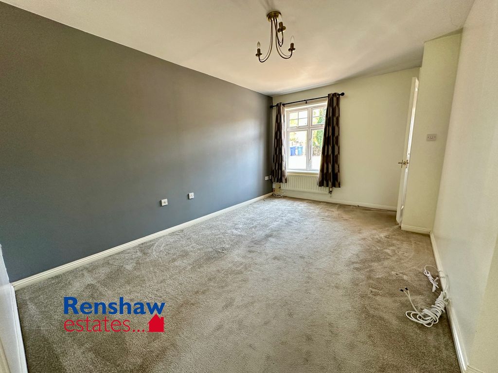 Property photo 3 of 10 L (1)
