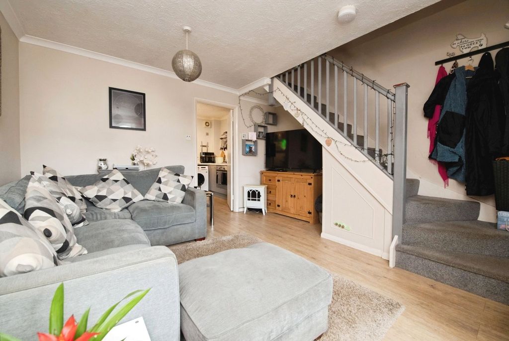 Property photo 2 of 17 Photo