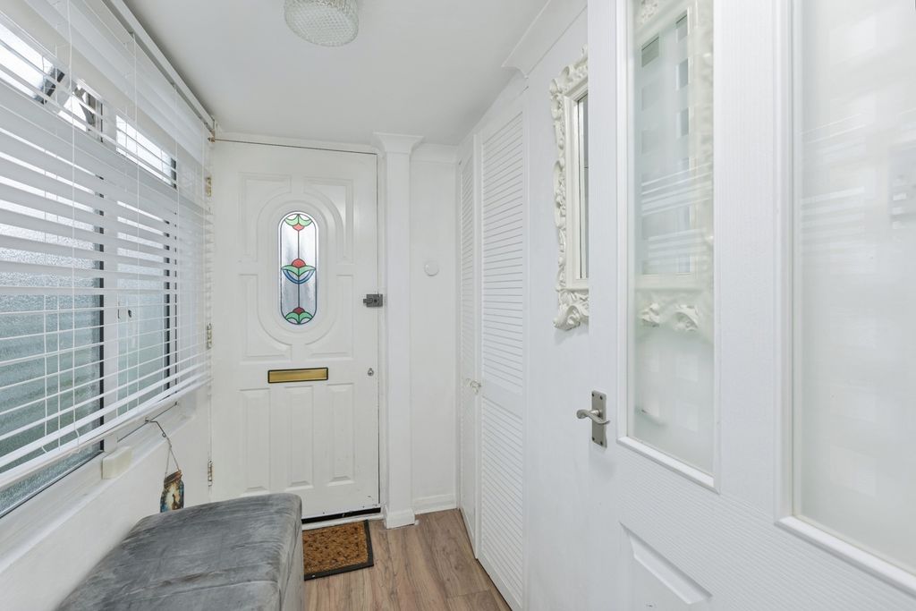 Property photo 2 of 17 Photo