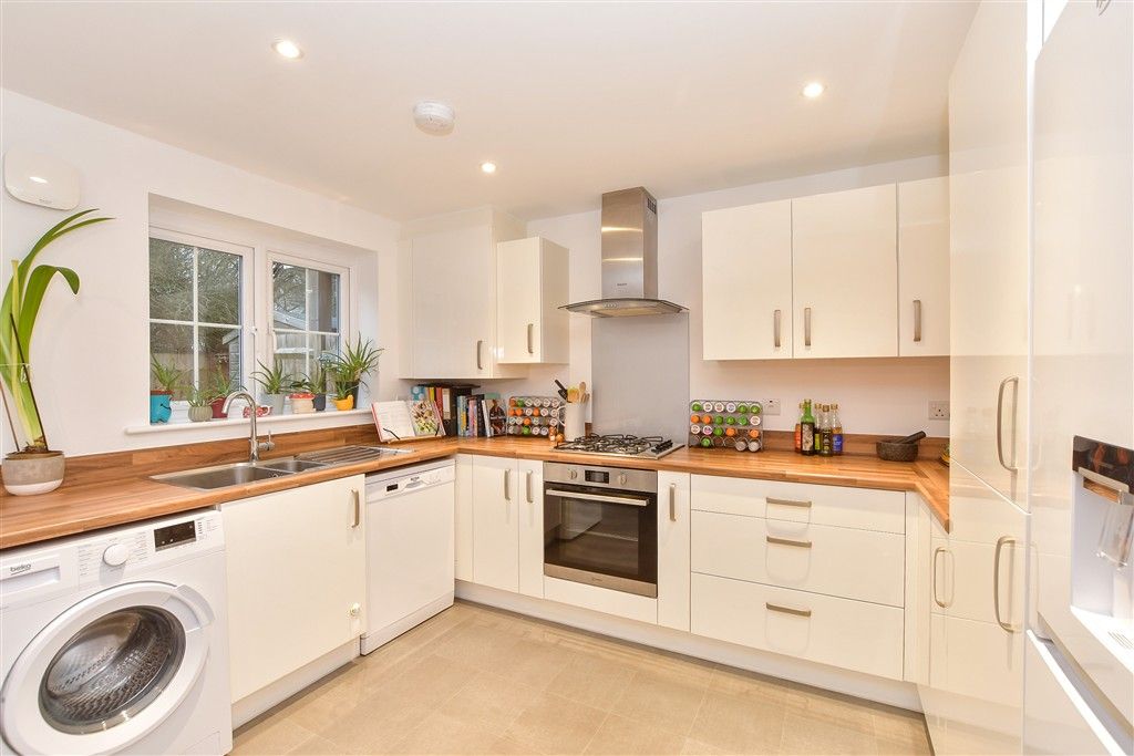 Property photo 3 of 16 Kitchen/Diner