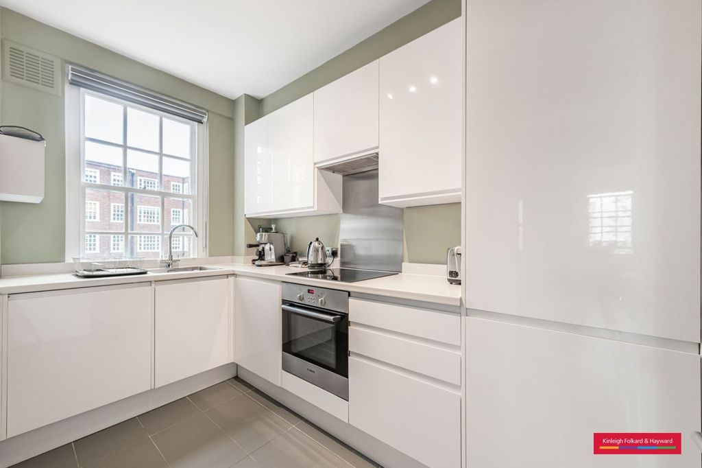 Property photo 1 of 9 Kitchen