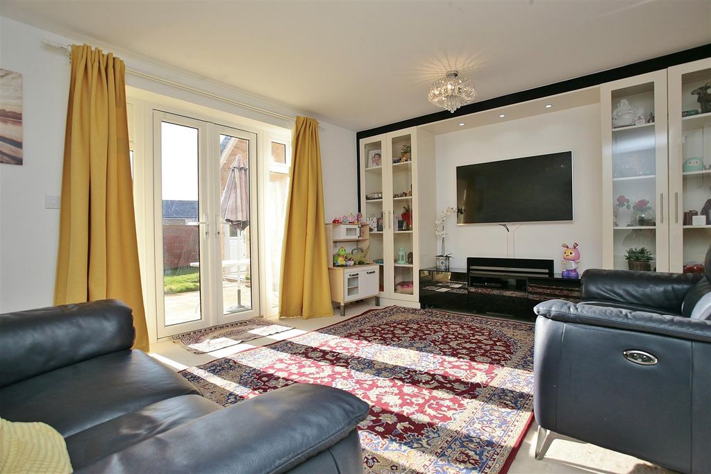 Property photo 3 of 10