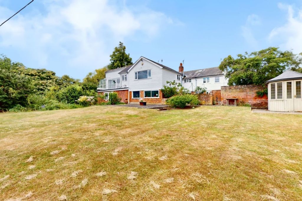 Property photo 3 of 24