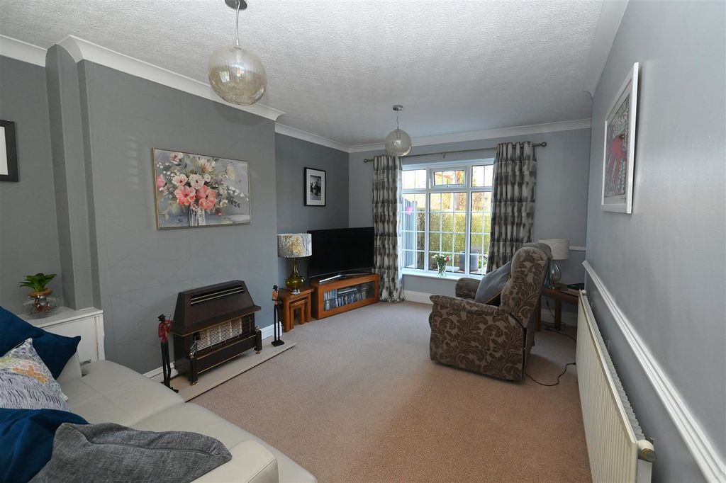 Property photo 3 of 19 Living Room.Jpg