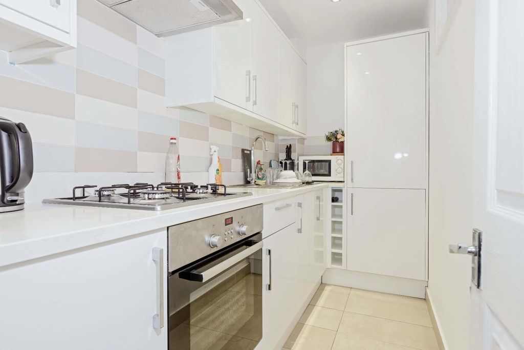 Property photo 2 of 8 St Margarets_4.Jpg