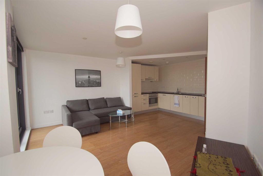 Property photo 3 of 8