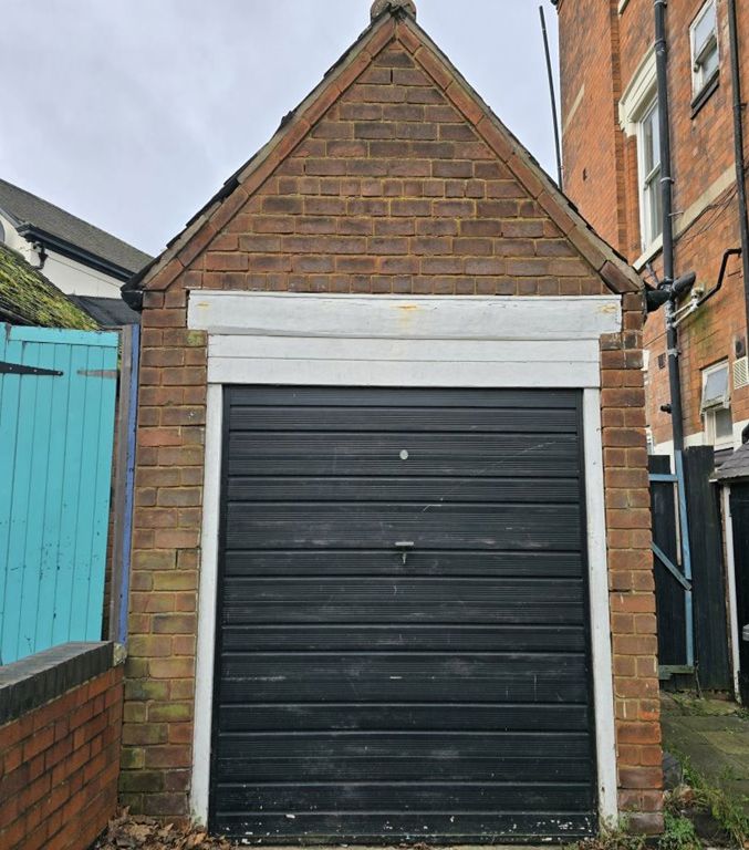 Property photo 1 of 2