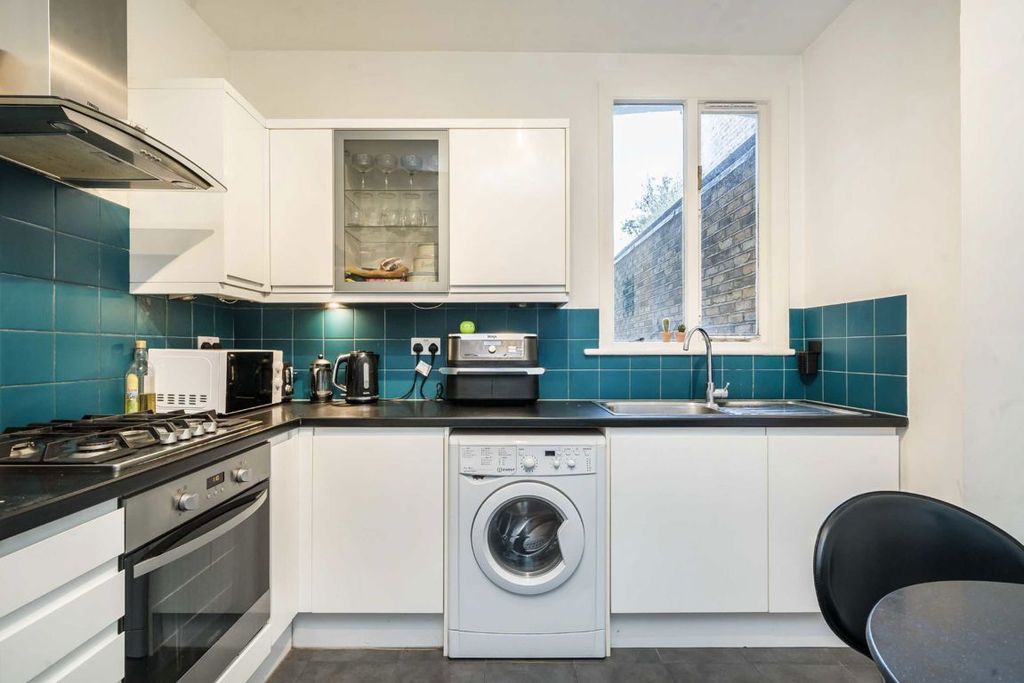 Property photo 3 of 6