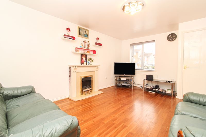 Property photo 3 of 17 Living Room