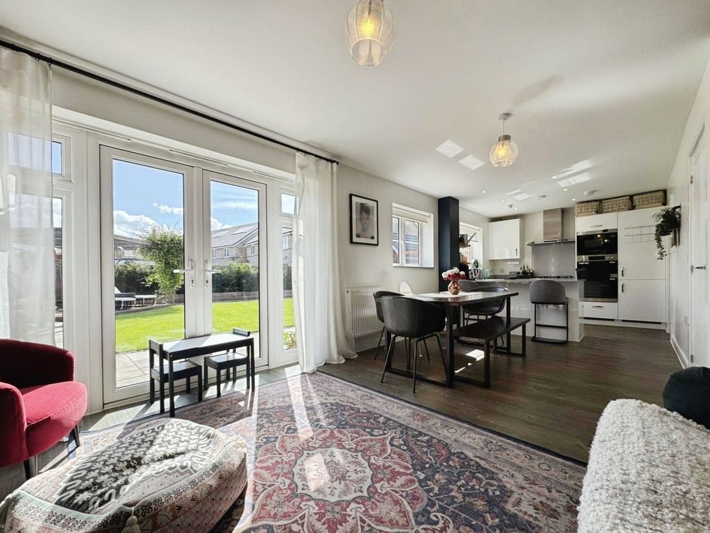 Property photo 3 of 24 Pbox-Img.Jpg
