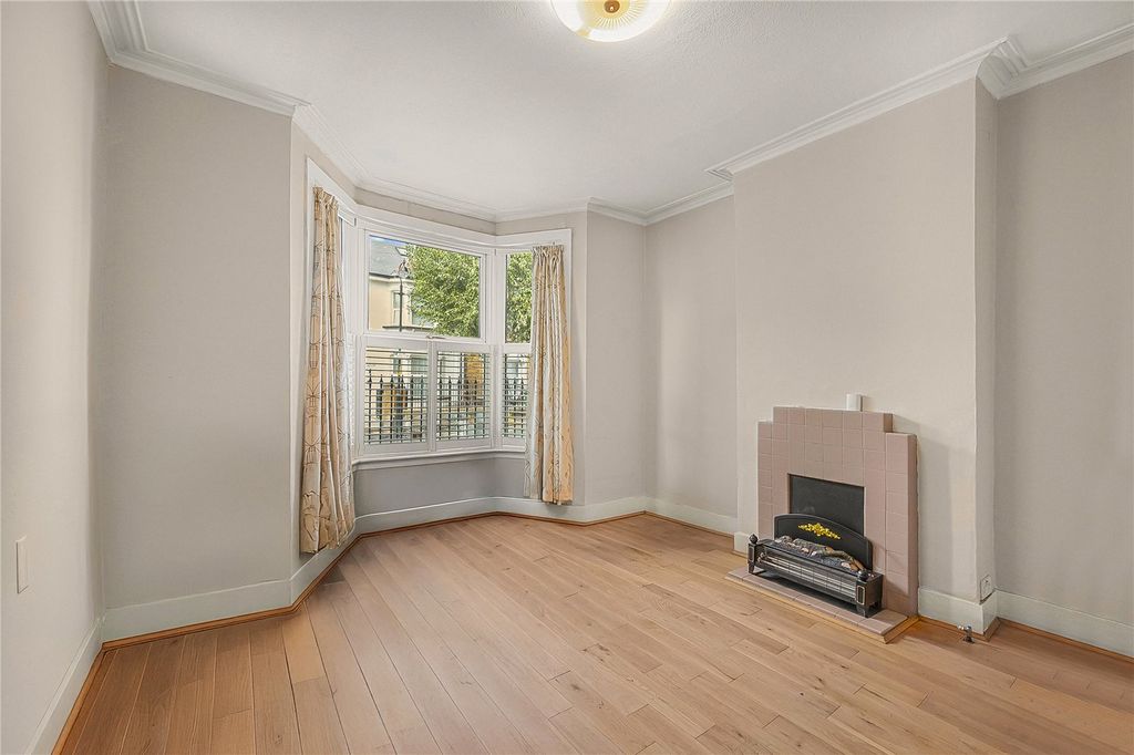 Property photo 2 of 14 Picture No. 17