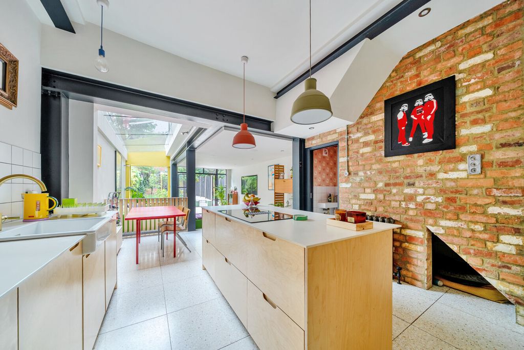 Property photo 2 of 34 1526042-15-6Abbd6...