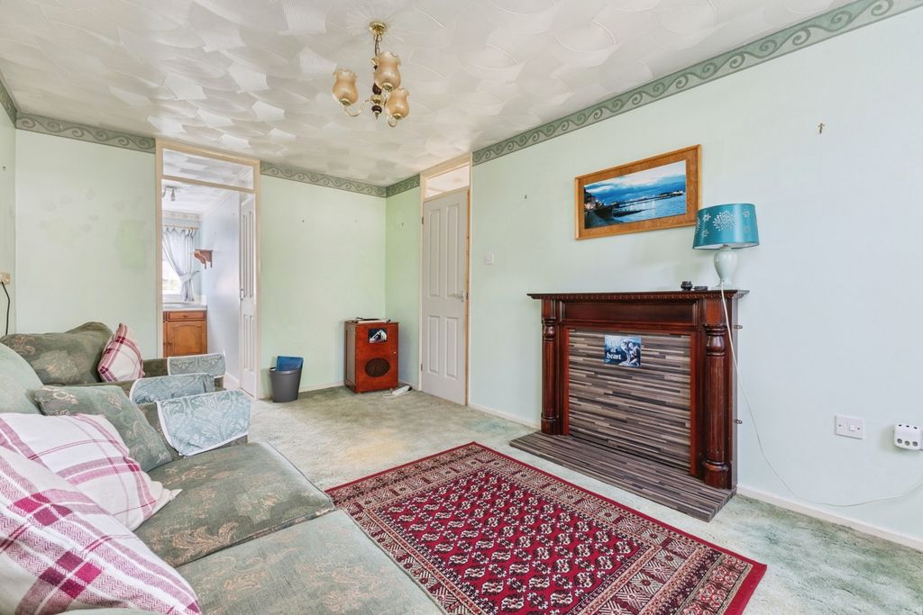 Property photo 2 of 17 Photo