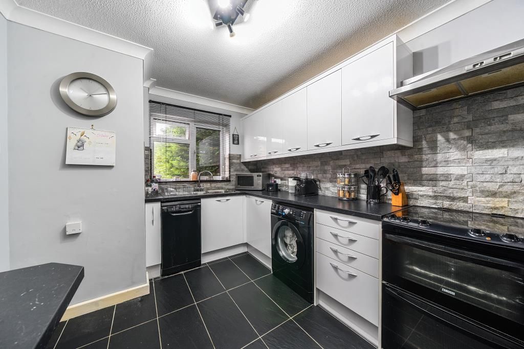 Property photo 3 of 20 Kitchen