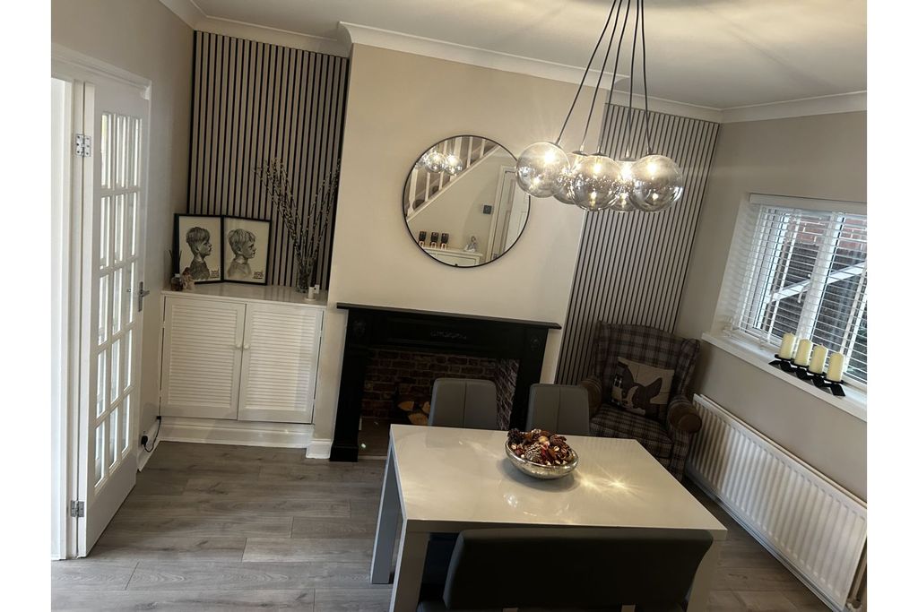 Property photo 3 of 14 Dining Room
