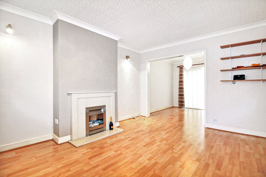 Property photo 3 of 11 Picture No. 27