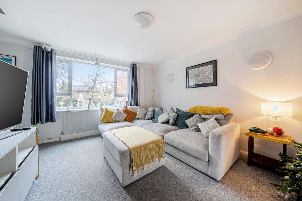 Property photo 3 of 15 Reception