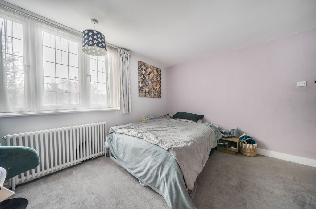 Property photo 3 of 15 1439460-16-69d8Ec...