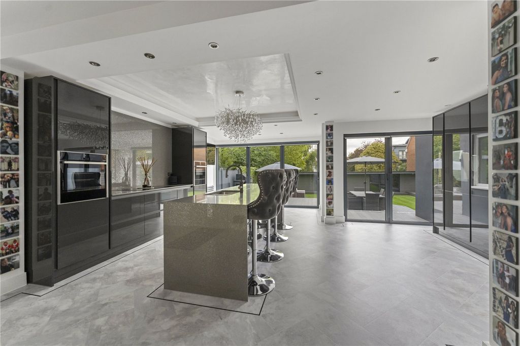 Property photo 2 of 37 Picture No. 04