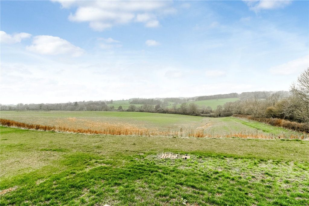 Property photo 2 of 32 Picture No. 18