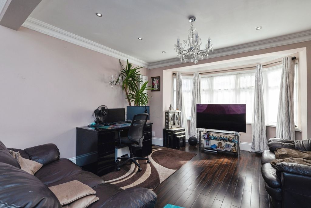 Property photo 3 of 21 Pbox-Img.Jpg