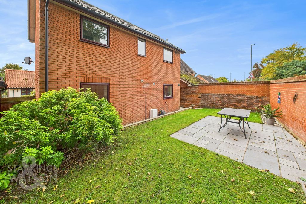 Property photo 1 of 19