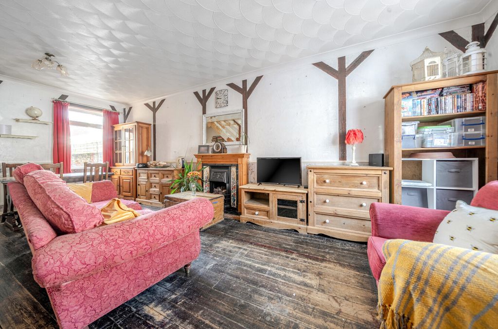 Property photo 3 of 12 1422536-11-69A598...