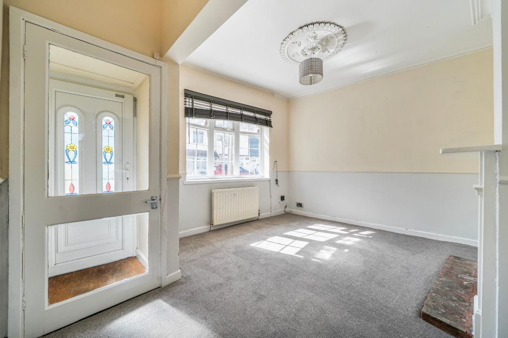 Property photo 3 of 14 1434823-11-69c5387B3Cb0F.Jpg