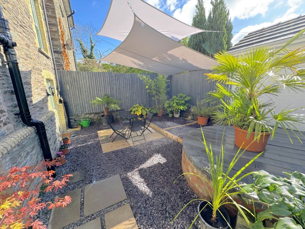 Property photo 3 of 25