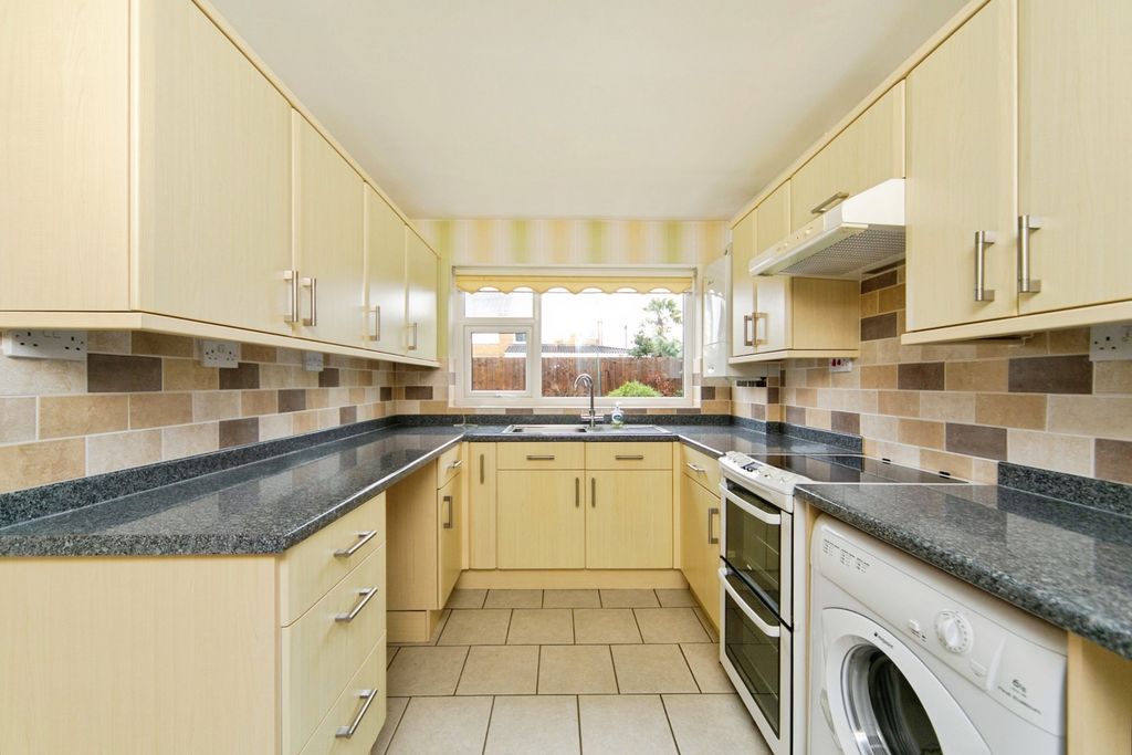 Property photo 3 of 14 Kitchen